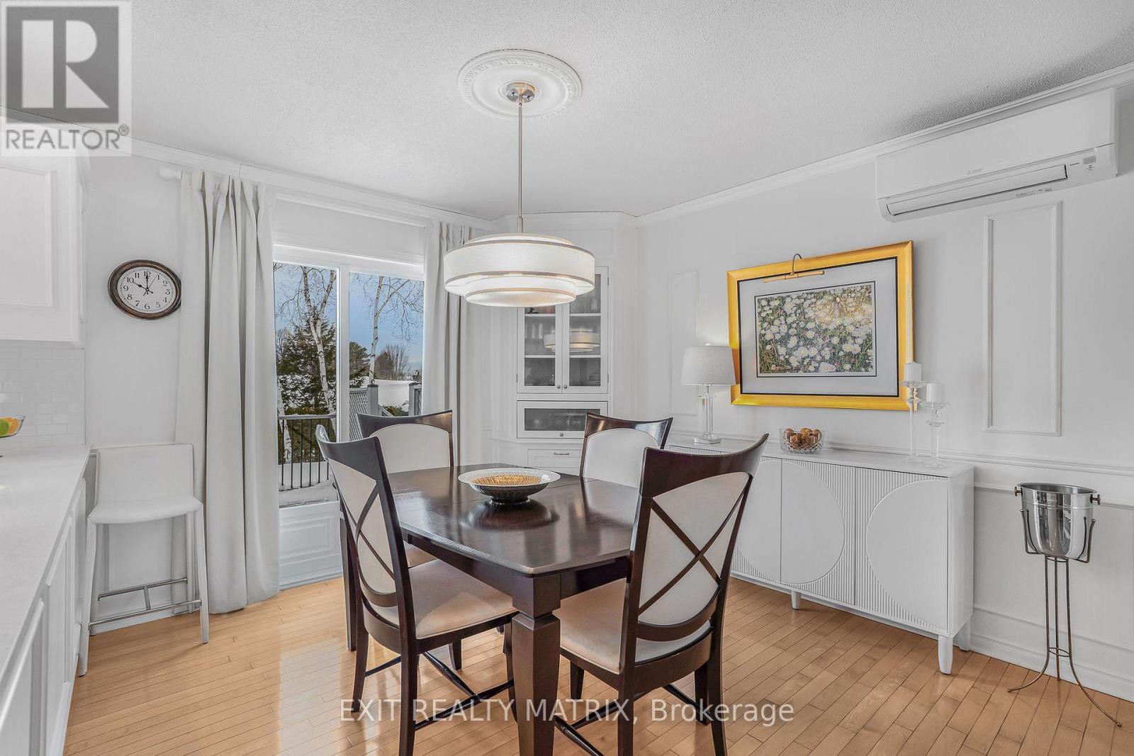 636 Front Road, Champlain, ON - Indoor Photo Showing Dining Room