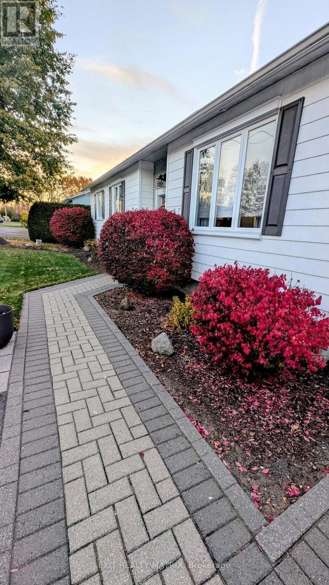 636 Front Road, Champlain, ON - Outdoor