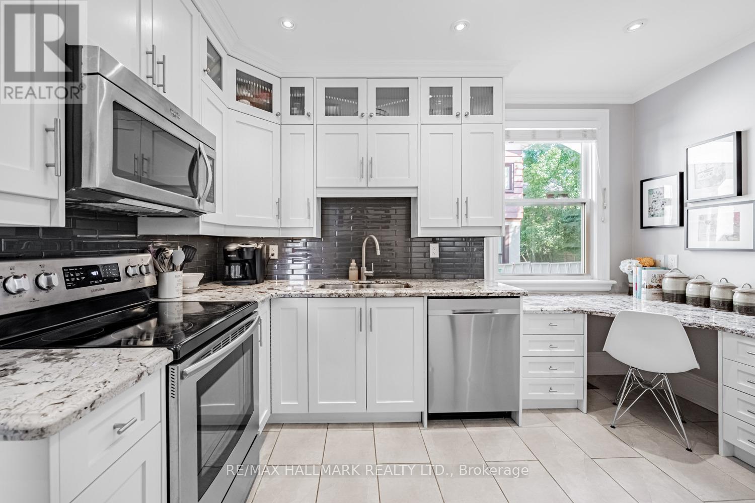407 Aberdeen Avenue, Hamilton, ON - Indoor Photo Showing Kitchen