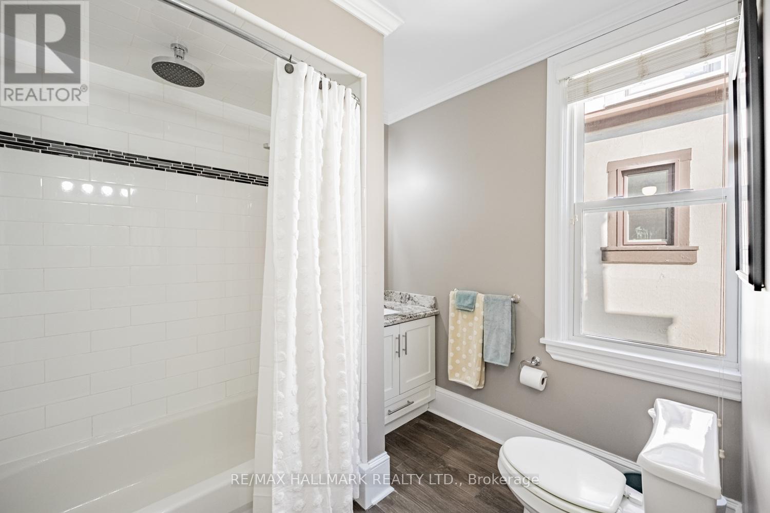 407 Aberdeen Avenue, Hamilton, ON - Indoor Photo Showing Bathroom