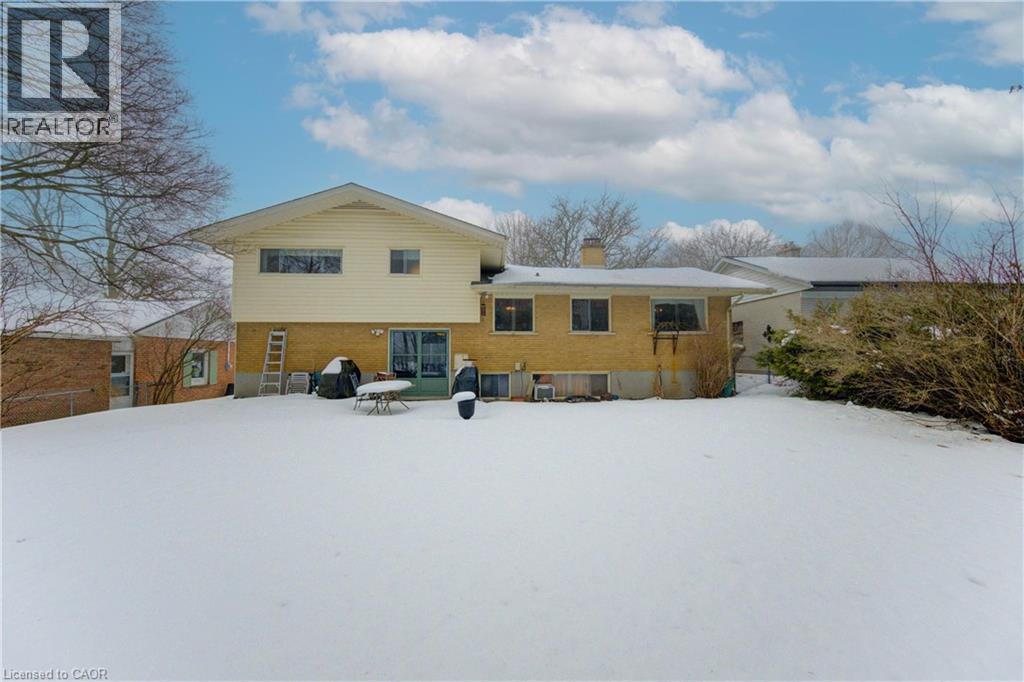 26 Deerpark Crescent, Kitchener, ON - Outdoor