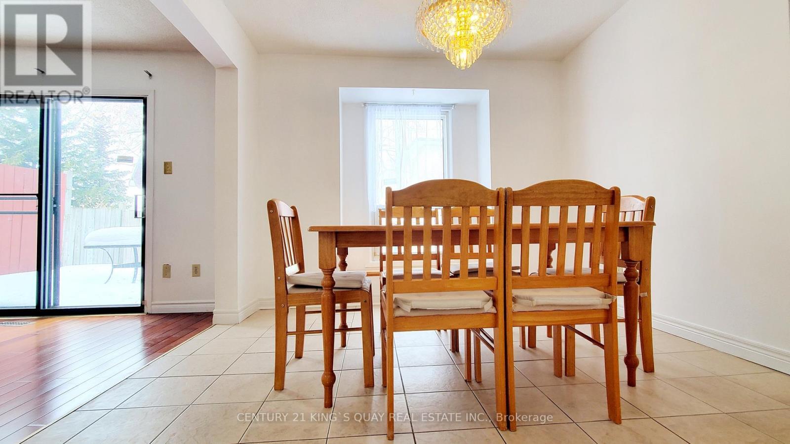 6 Cottsmore Crescent, Markham, ON - Indoor Photo Showing Dining Room