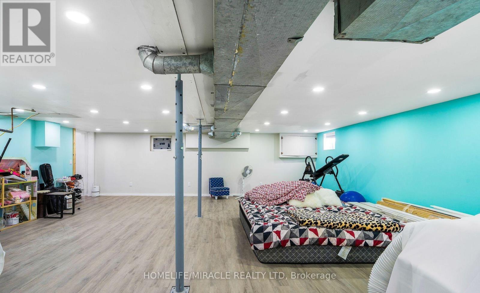 101 River Road E, Wasaga Beach, ON - Indoor Photo Showing Other Room