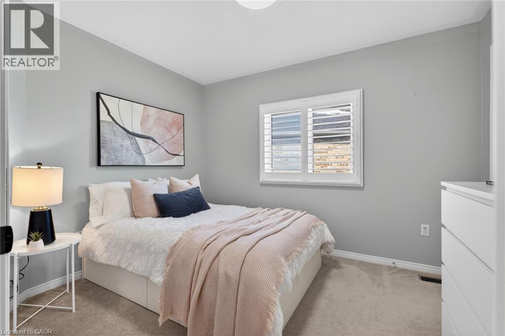 2286 Seton Crescent, Burlington, ON - Indoor Photo Showing Bedroom