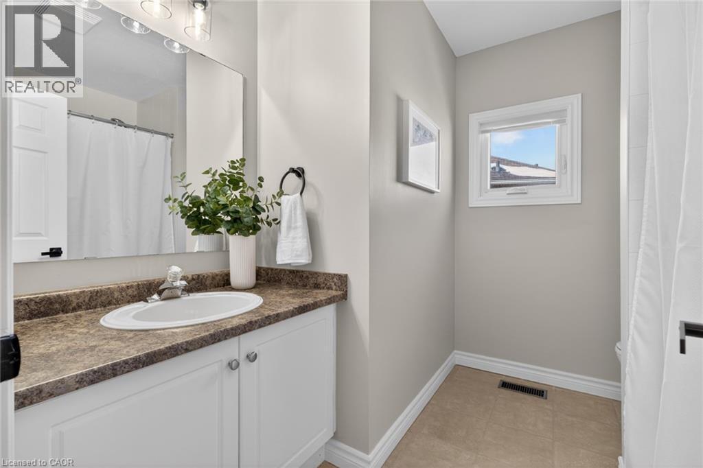 2286 Seton Crescent, Burlington, ON - Indoor Photo Showing Bathroom