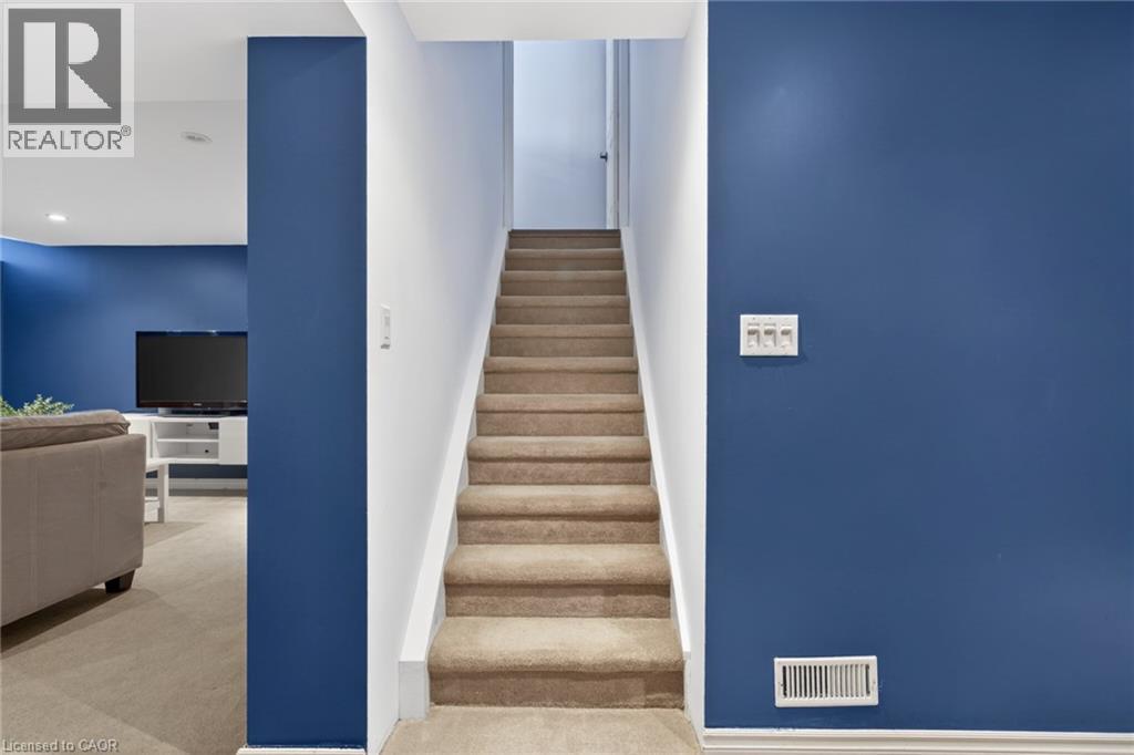 2286 Seton Crescent, Burlington, ON - Indoor Photo Showing Other Room