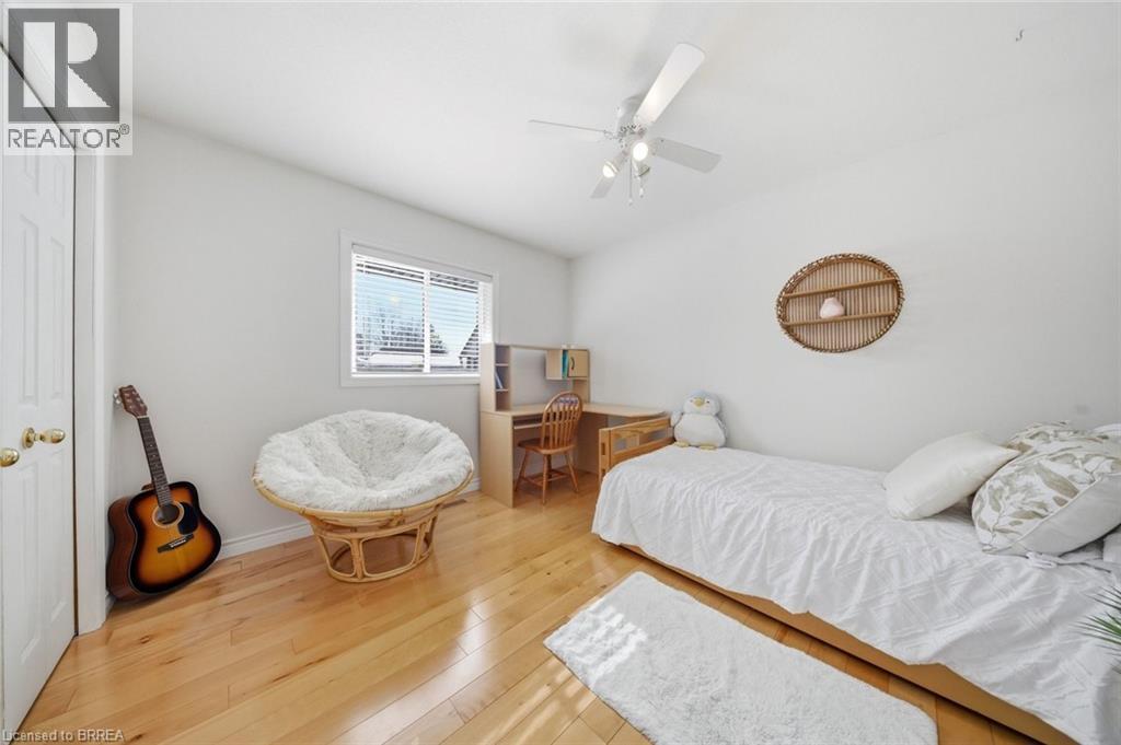 71 Pinecrest Drive, Kitchener, ON - Indoor Photo Showing Bedroom