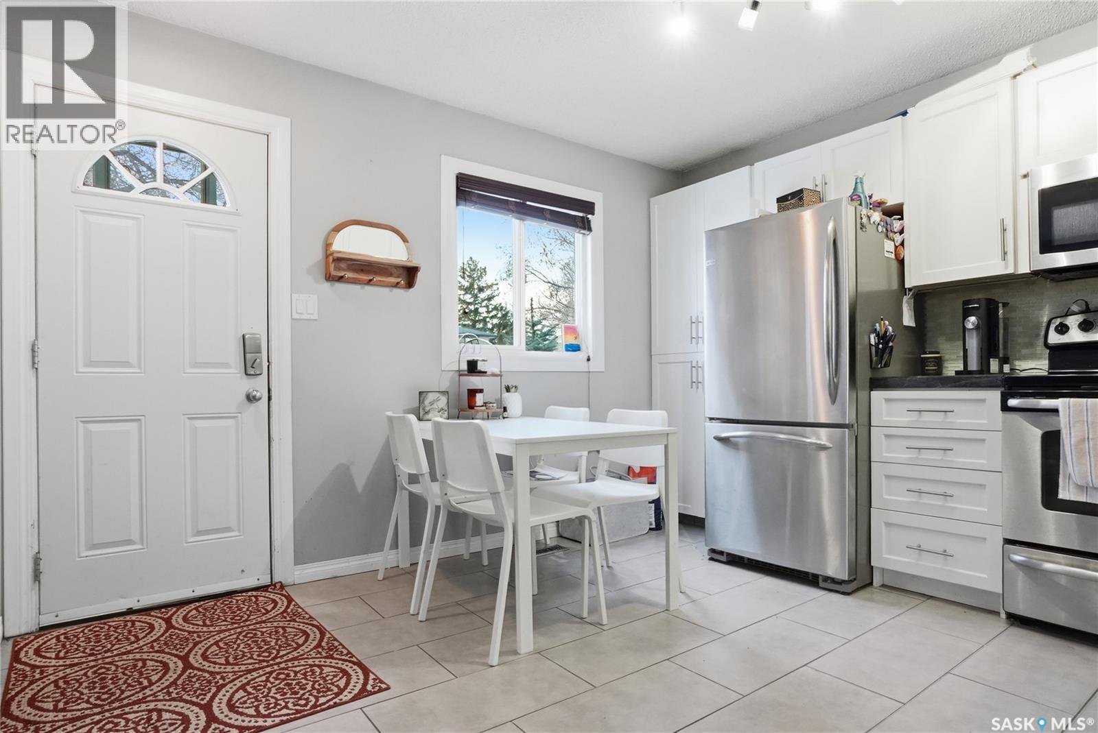 210 113Th Street W, Saskatoon, SK - Indoor Photo Showing Kitchen