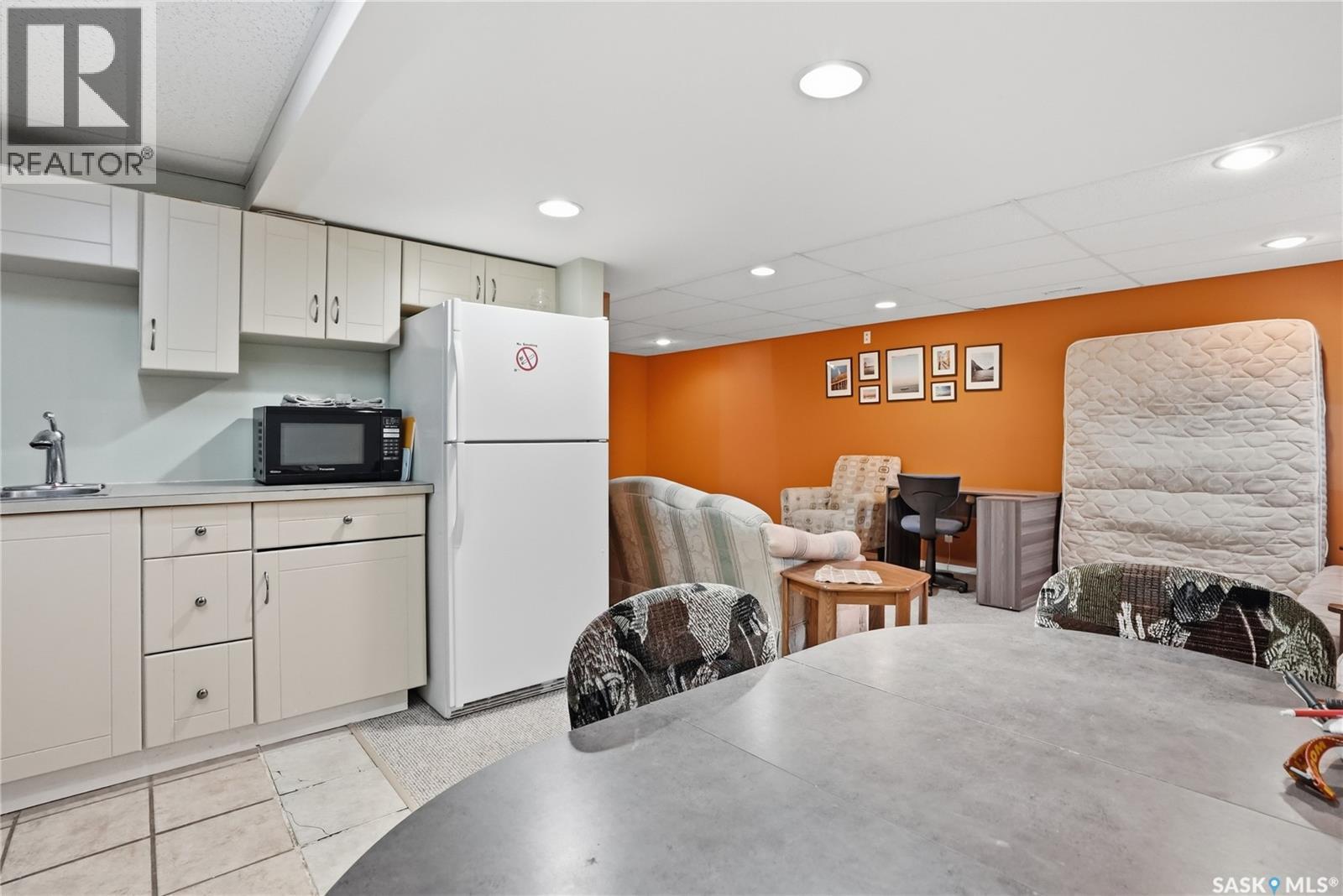 210 113Th Street W, Saskatoon, SK - Indoor Photo Showing Kitchen