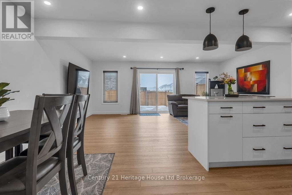 33 Martin Street, Tillsonburg, ON - Indoor