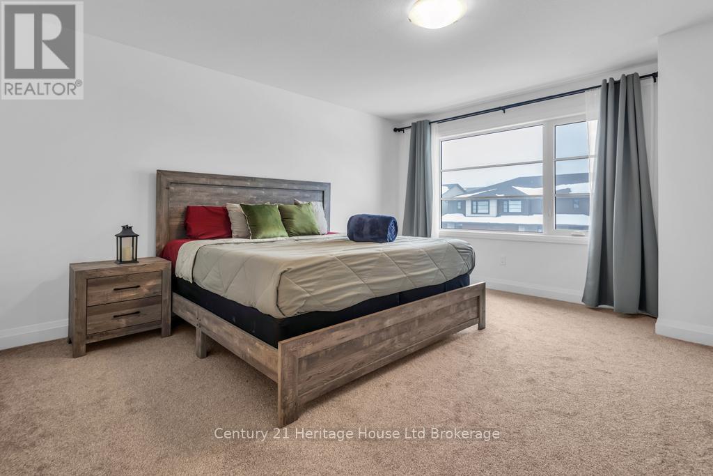 33 Martin Street, Tillsonburg, ON - Indoor Photo Showing Bedroom