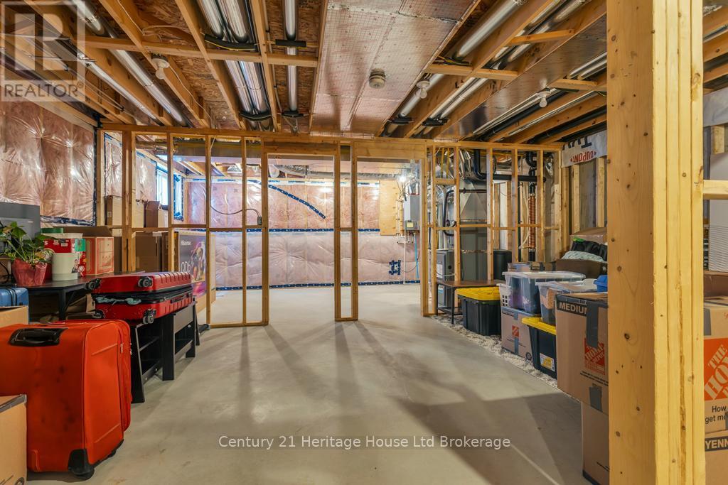 33 Martin Street, Tillsonburg, ON - Indoor Photo Showing Basement