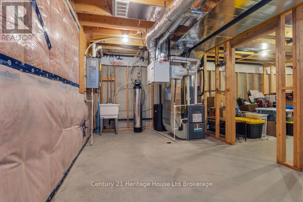 33 Martin Street, Tillsonburg, ON - Indoor Photo Showing Basement