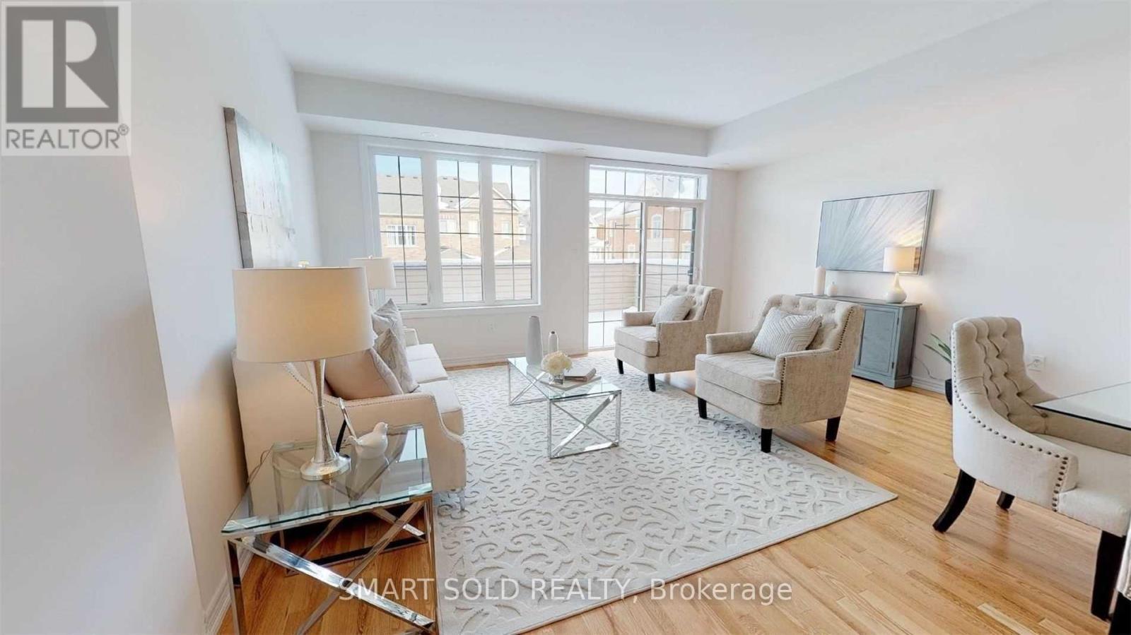 17 Jaffna Lane, Markham, ON - Indoor Photo Showing Living Room