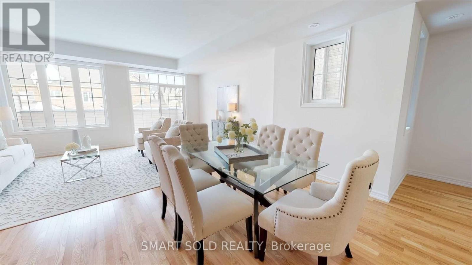 17 Jaffna Lane, Markham, ON - Indoor Photo Showing Dining Room