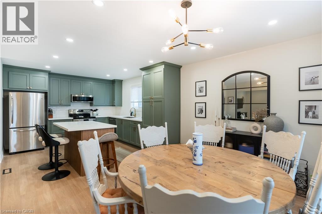 26 Rama Court, Hamilton, ON - Indoor Photo Showing Dining Room