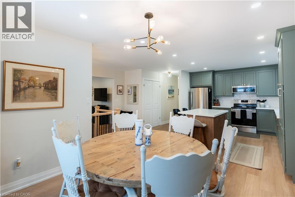 26 Rama Court, Hamilton, ON - Indoor Photo Showing Dining Room