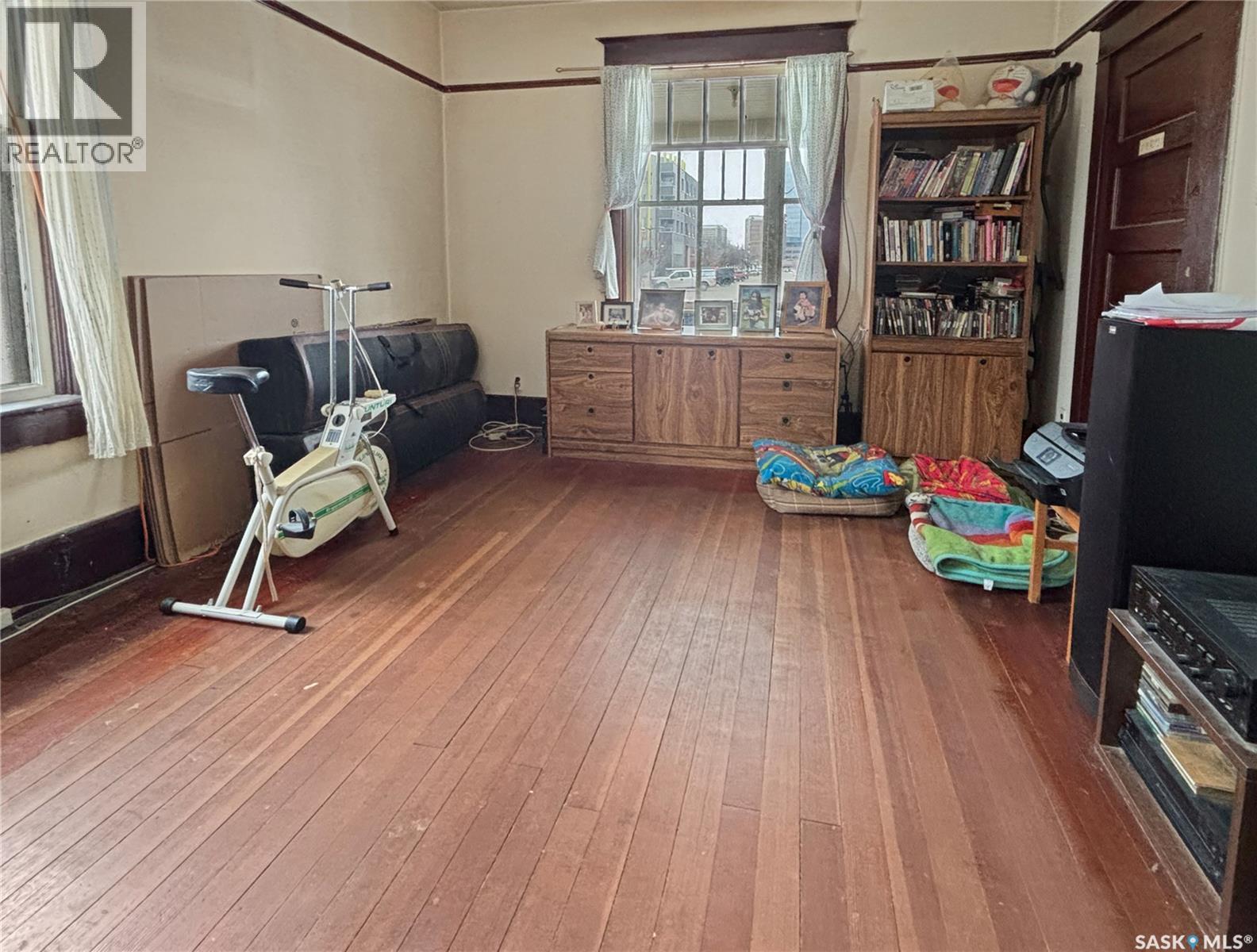 421 C Avenue S, Saskatoon, SK - Indoor