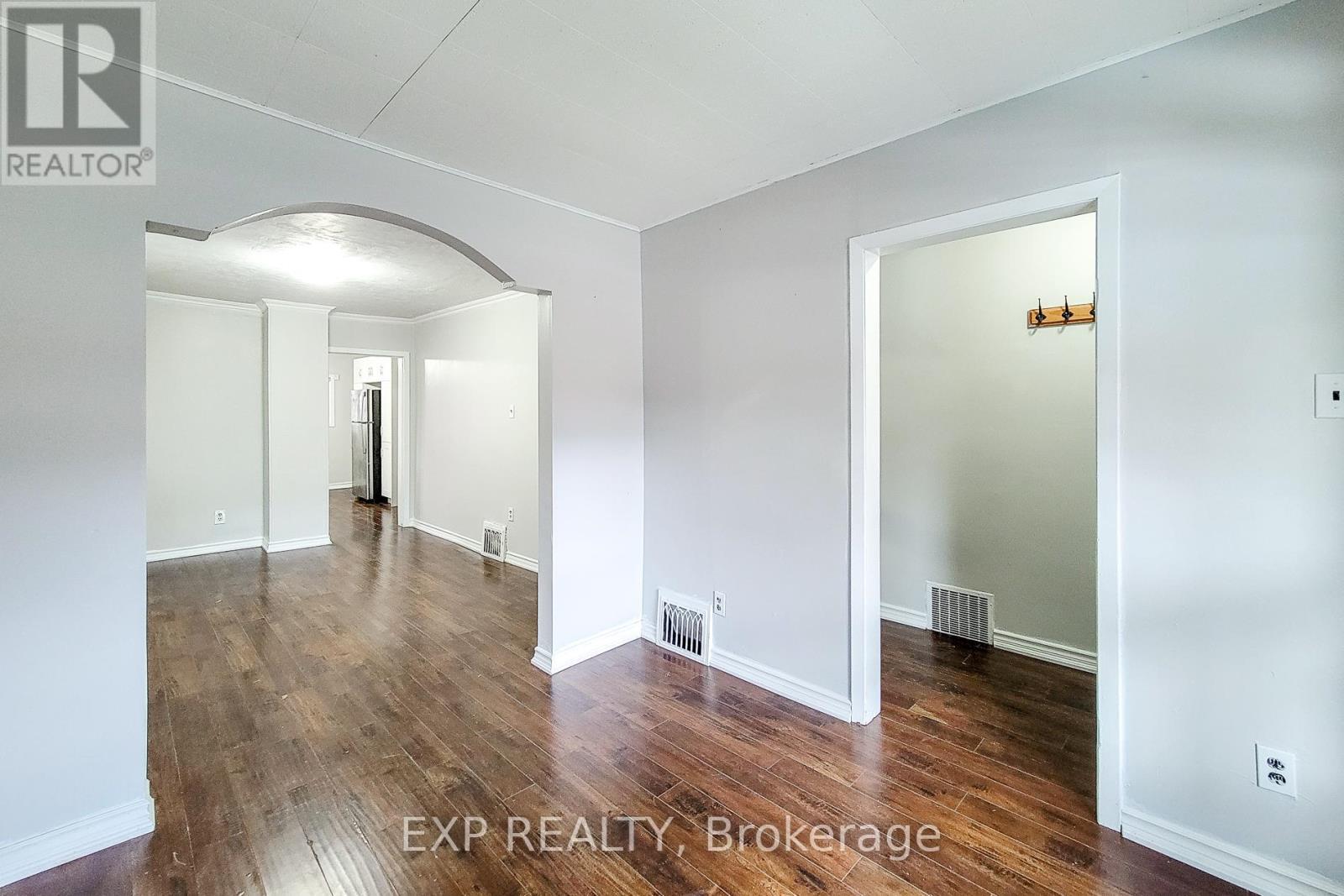 101 Sherman Avenue N, Hamilton, ON - Indoor Photo Showing Other Room