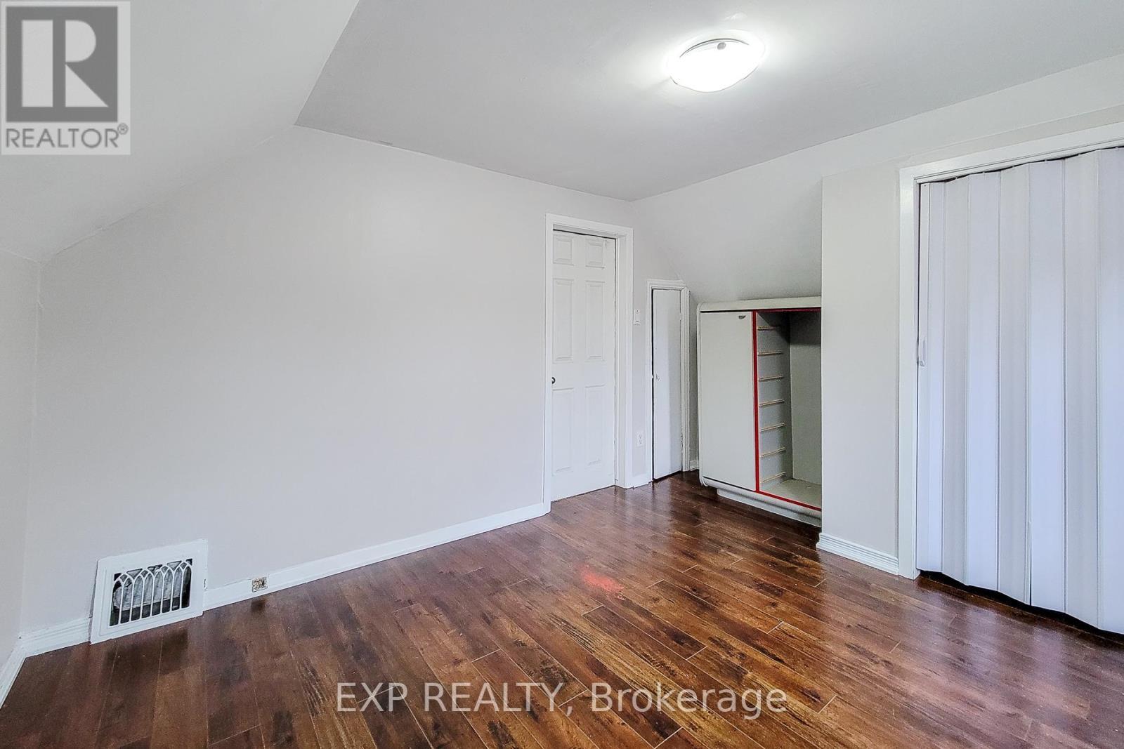 101 Sherman Avenue N, Hamilton, ON - Indoor Photo Showing Other Room