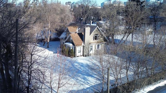275 Roslyn Rd, Winnipeg, MB
