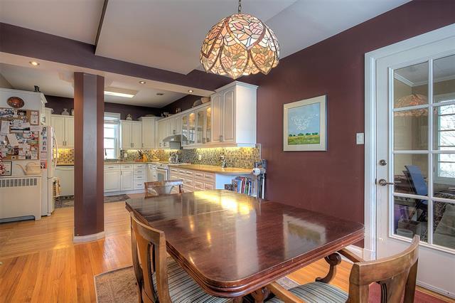 275 Roslyn Rd, Winnipeg, MB