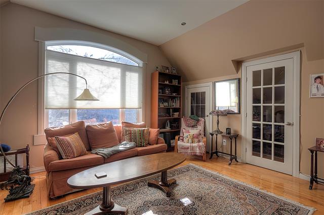 275 Roslyn Rd, Winnipeg, MB