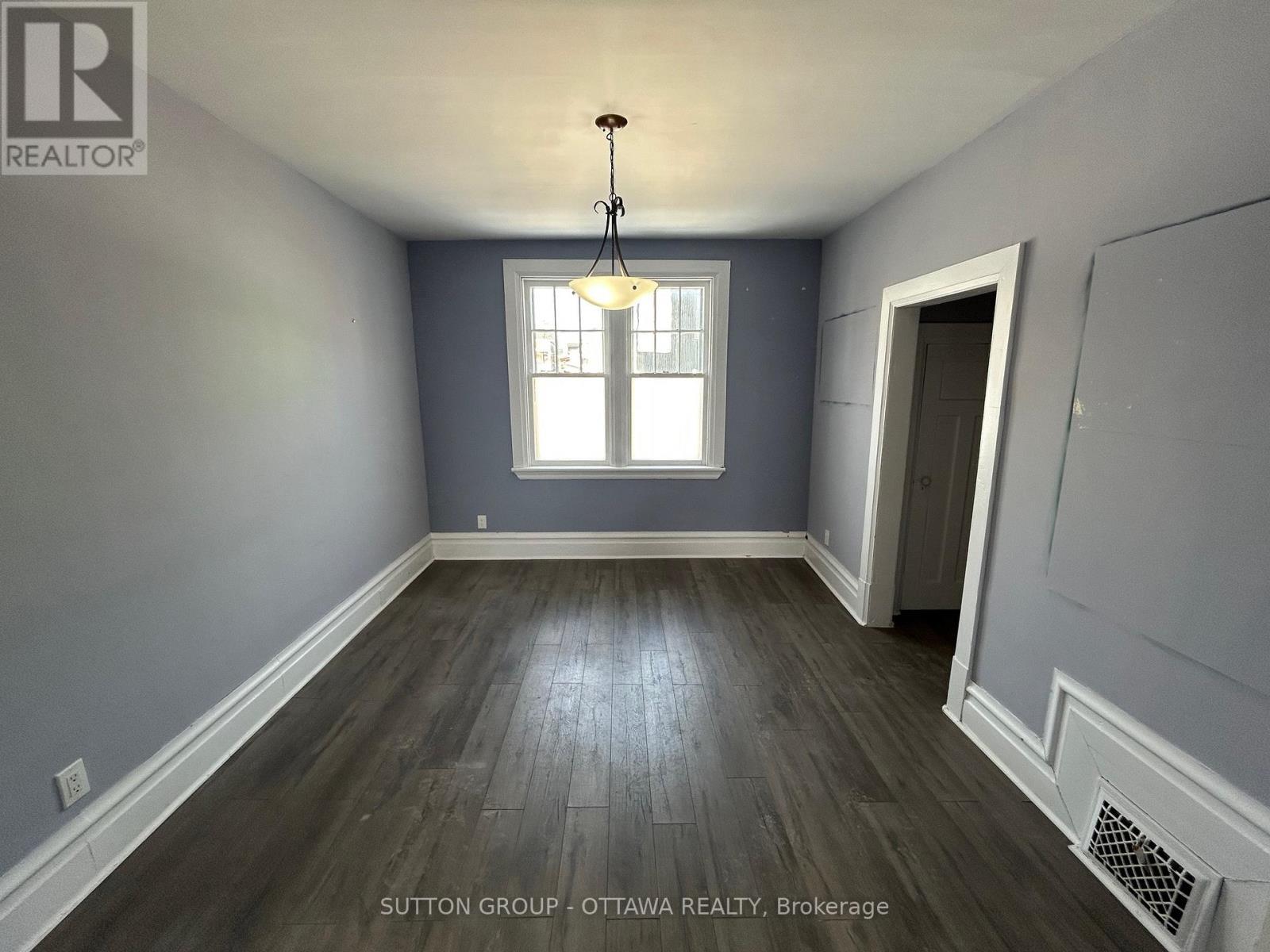 Family Room - 58 Armstrong Street, Ottawa, ON