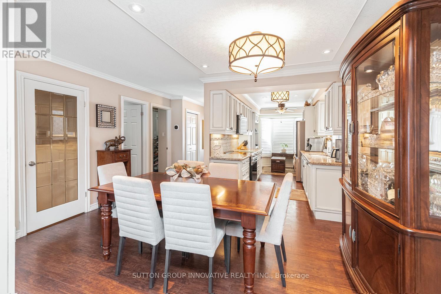27 Beaverton Drive, Hamilton, ON - Indoor Photo Showing Dining Room