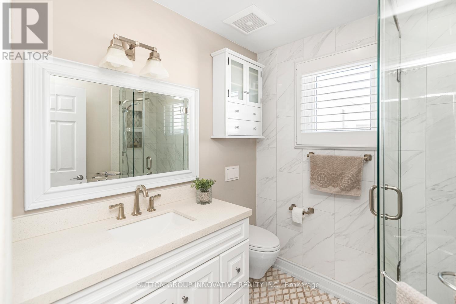 27 Beaverton Drive, Hamilton, ON - Indoor Photo Showing Bathroom