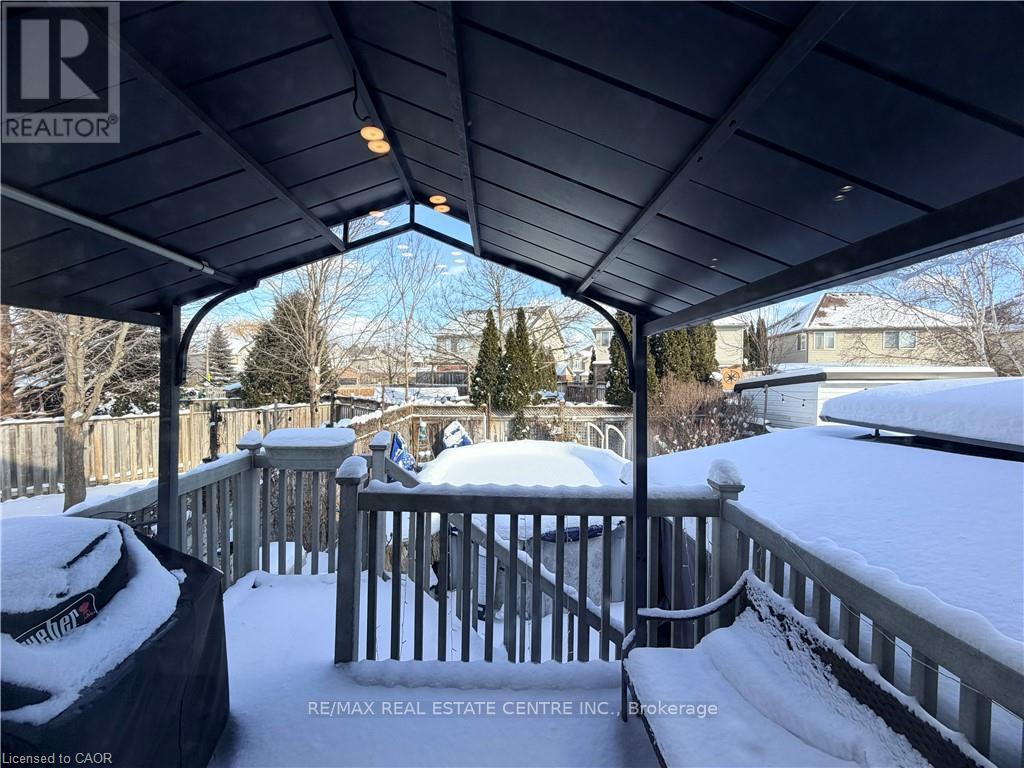 15 Gees Way, Cambridge, ON - Outdoor With Deck Patio Veranda With Exterior