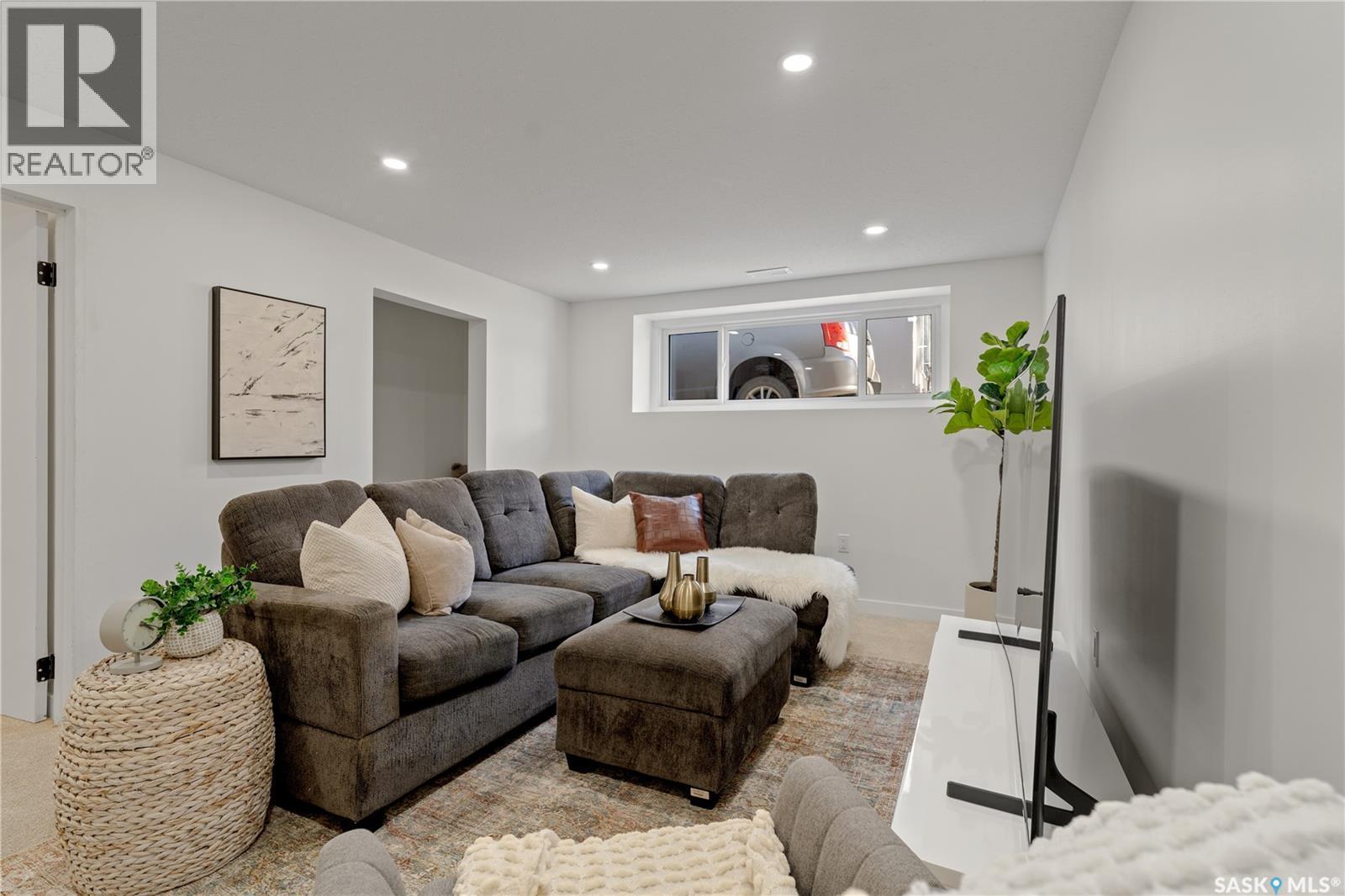 2832 Grant Road, Regina, SK