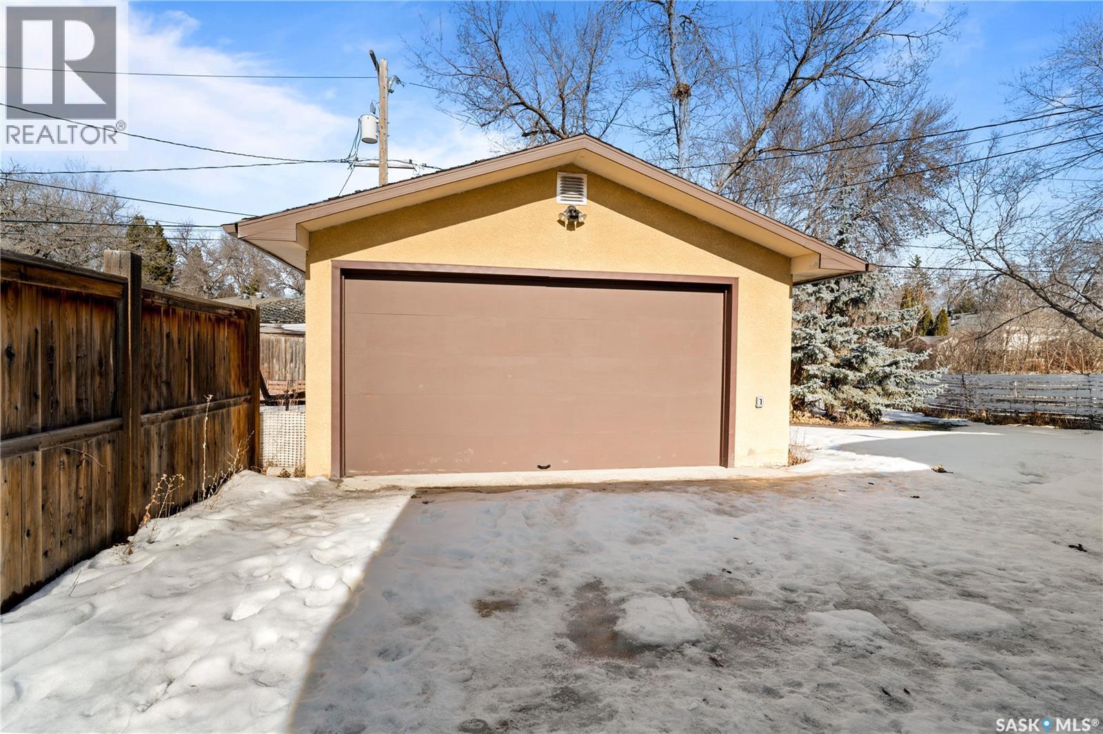 2832 Grant Road, Regina, SK