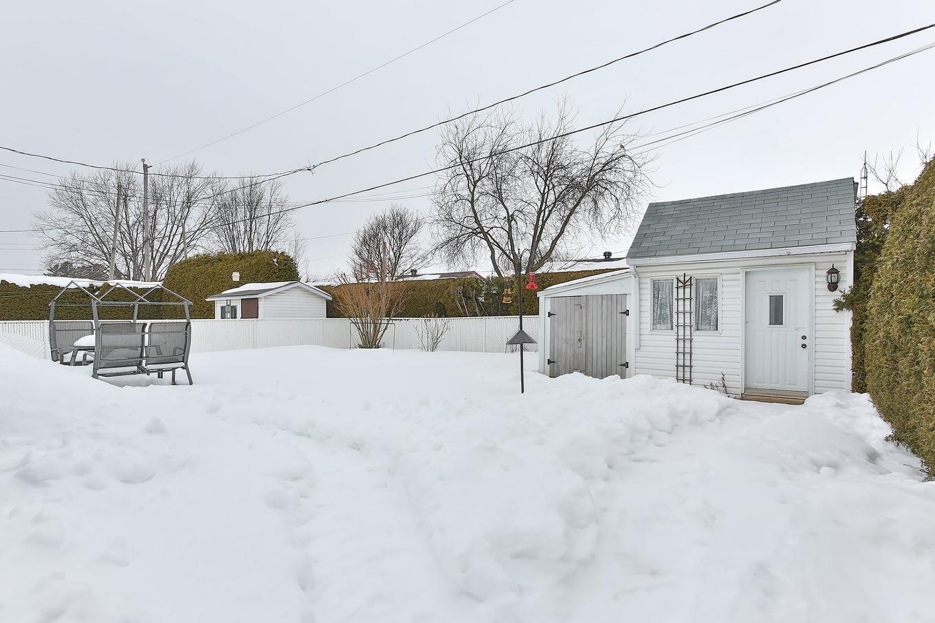 Cour - 550 Av. Georges-Rainville, Saint-Jean-Sur-Richelieu, QC - Outdoor