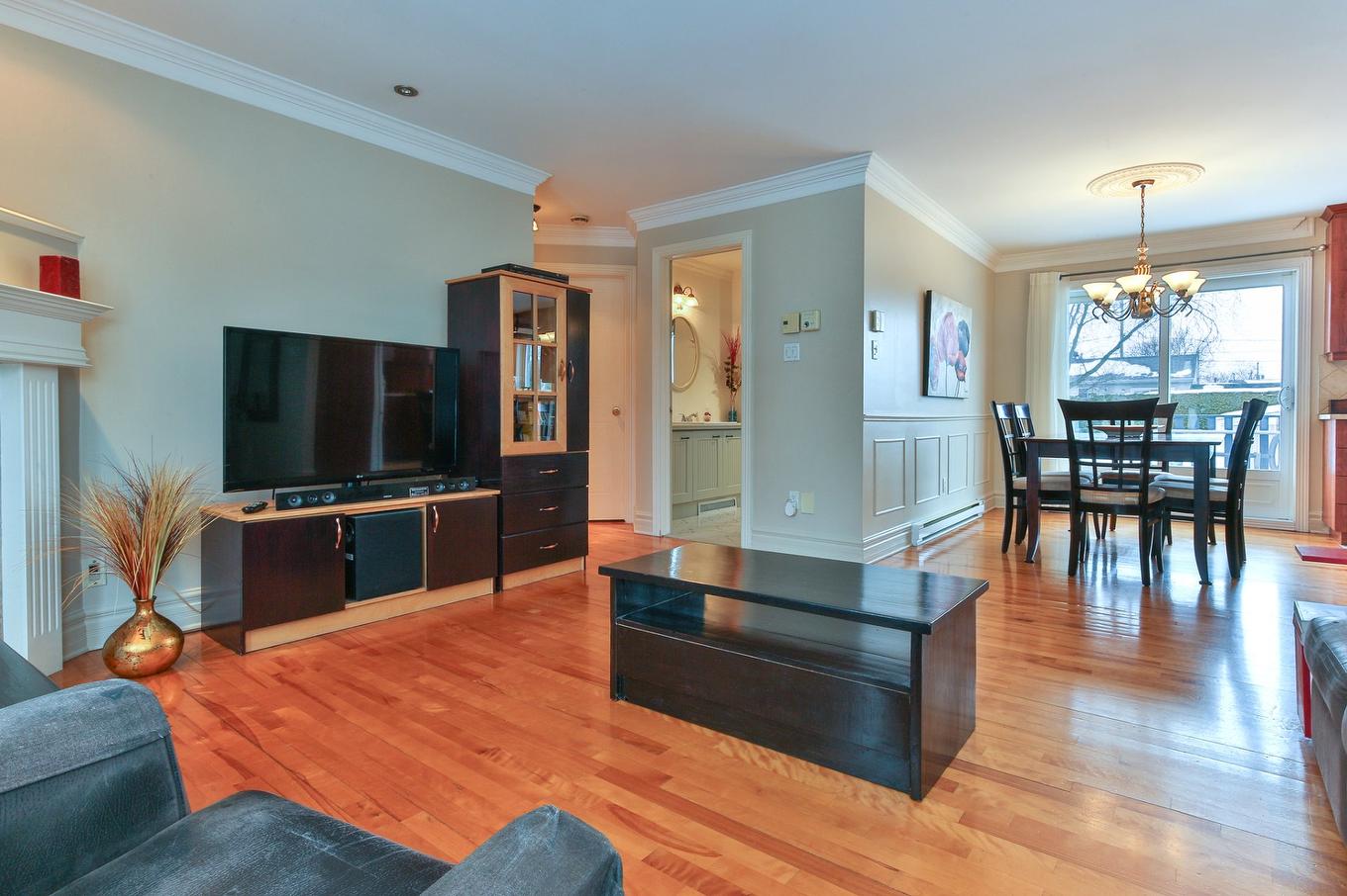Salon - 550 Av. Georges-Rainville, Saint-Jean-Sur-Richelieu, QC - Indoor Photo Showing Living Room