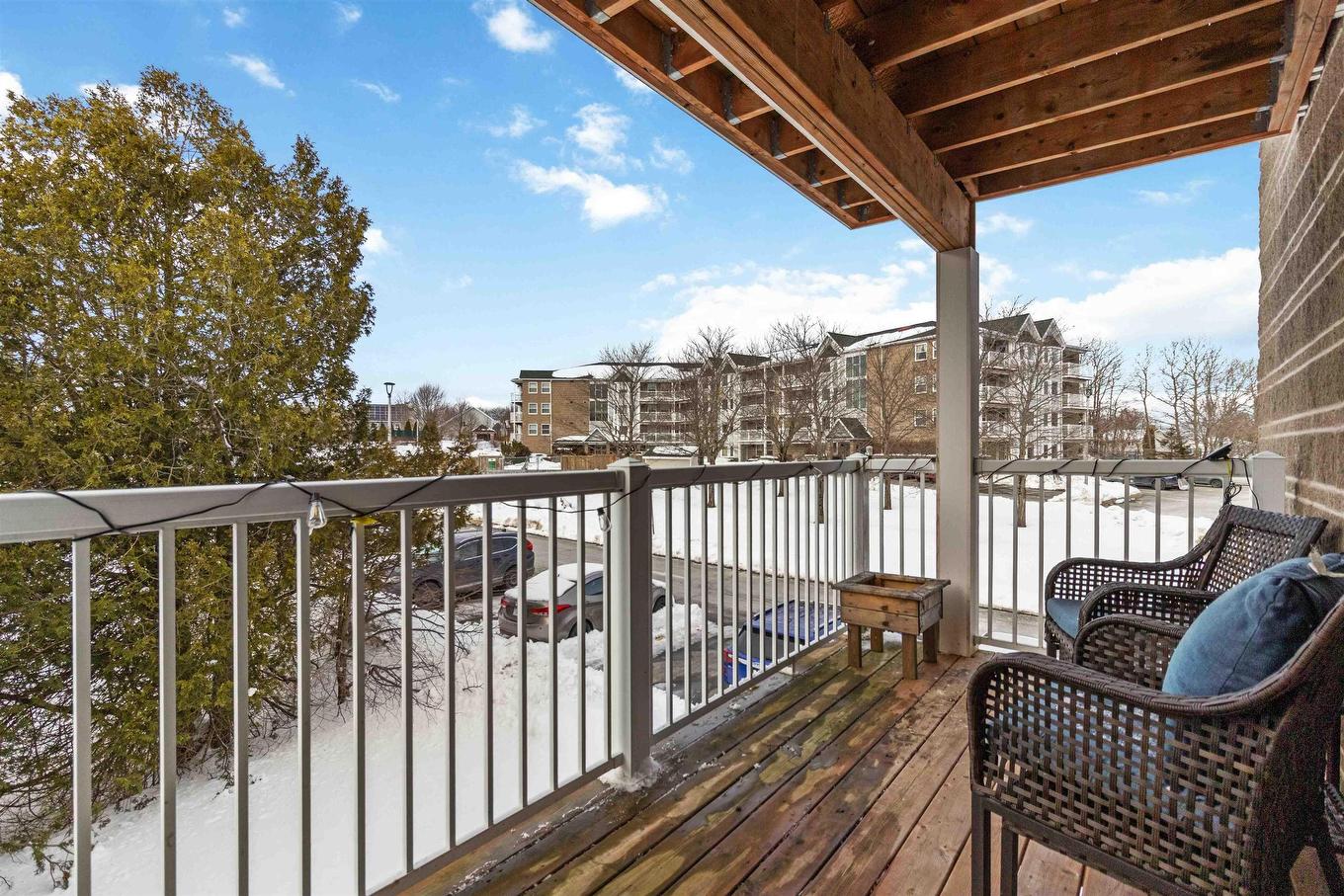 302 83 Kearney Lake Road, Halifax, NS