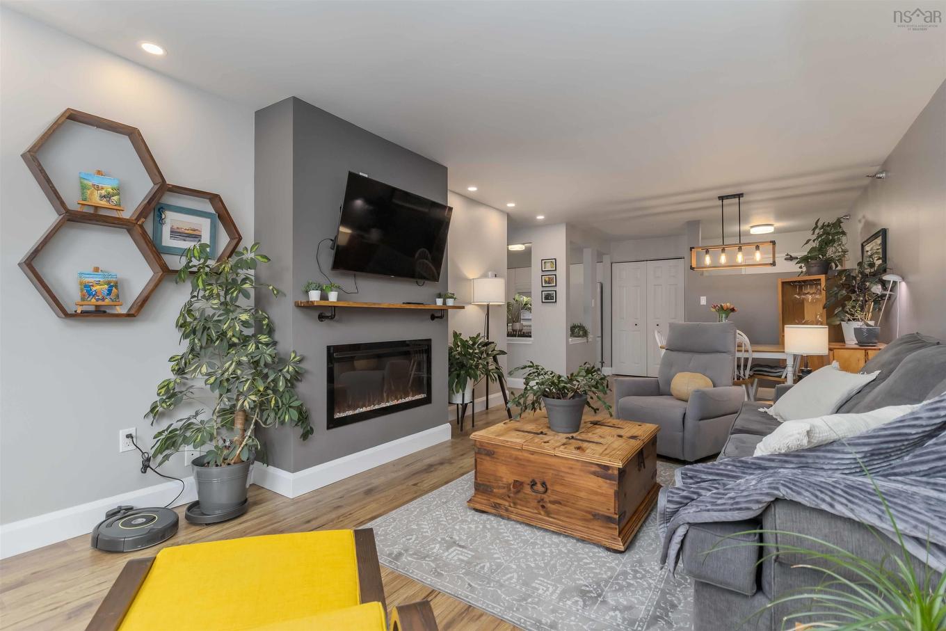 302 83 Kearney Lake Road, Halifax, NS