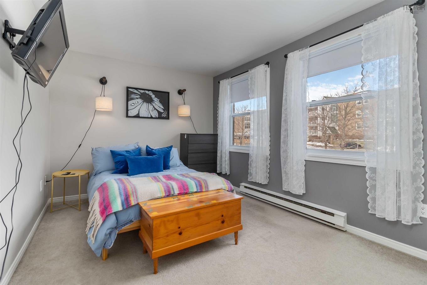 302 83 Kearney Lake Road, Halifax, NS