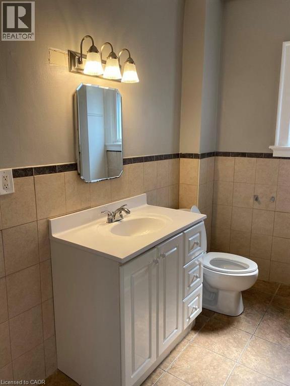 249-253 Church Street, St. Catharines, ON - Indoor Photo Showing Bathroom