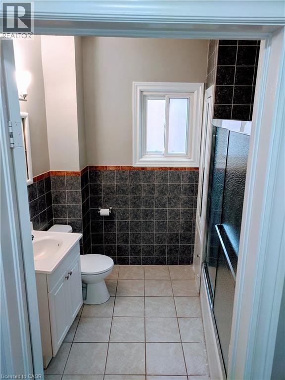 249-253 Church Street, St. Catharines, ON - Indoor Photo Showing Bathroom