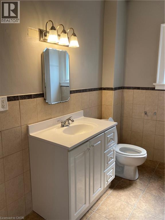249-253 Church Street, St. Catharines, ON - Indoor Photo Showing Bathroom