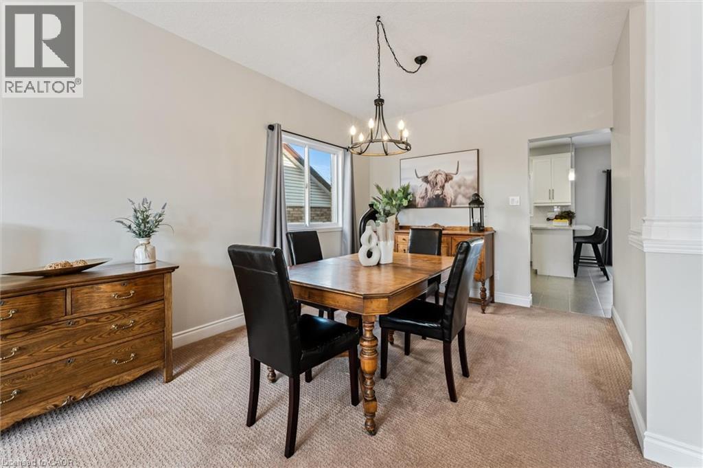 171 Endeavour Drive, Cambridge, ON - Indoor Photo Showing Dining Room