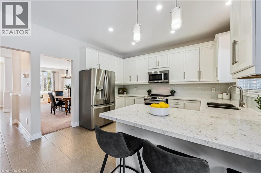 171 Endeavour Drive, Cambridge, ON - Indoor Photo Showing Kitchen With Stainless Steel Kitchen With Double Sink With Upgraded Kitchen