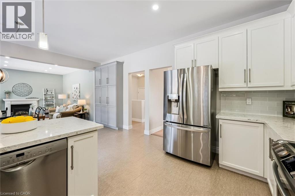 171 Endeavour Drive, Cambridge, ON - Indoor Photo Showing Kitchen With Stainless Steel Kitchen