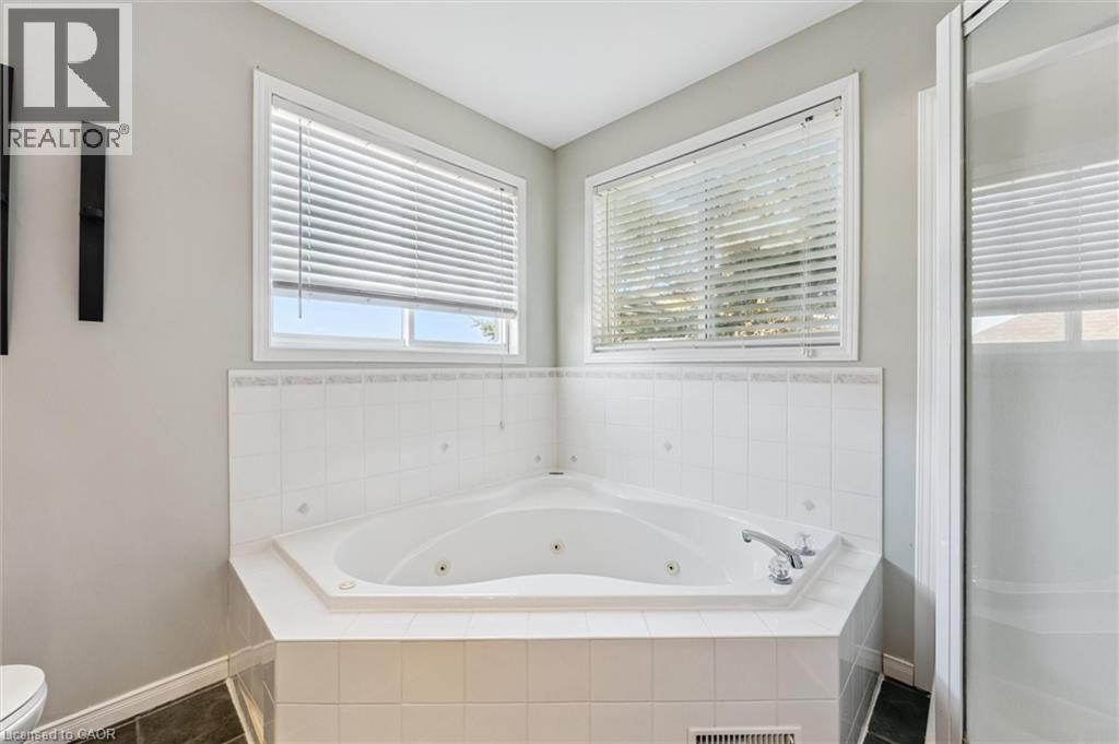 171 Endeavour Drive, Cambridge, ON - Indoor Photo Showing Bathroom