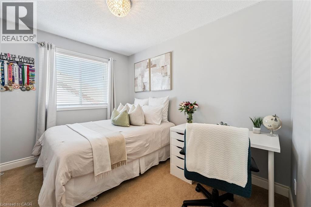 171 Endeavour Drive, Cambridge, ON - Indoor Photo Showing Bedroom