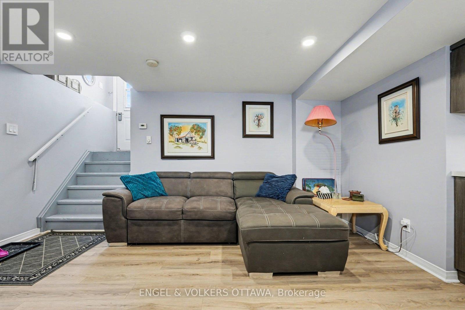 87 King George Street, Ottawa, ON - Indoor Photo Showing Living Room