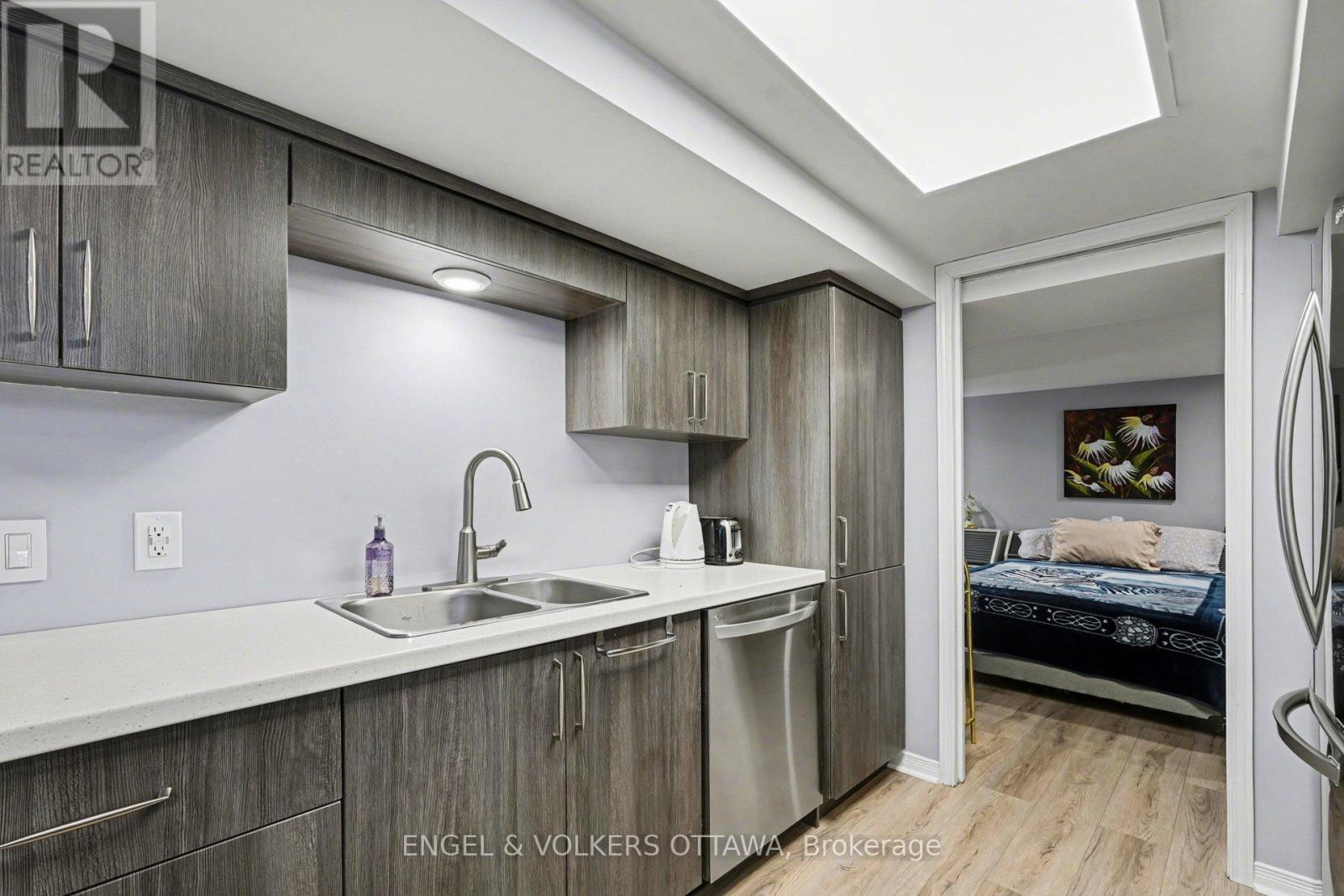 87 King George Street, Ottawa, ON - Indoor Photo Showing Kitchen With Double Sink