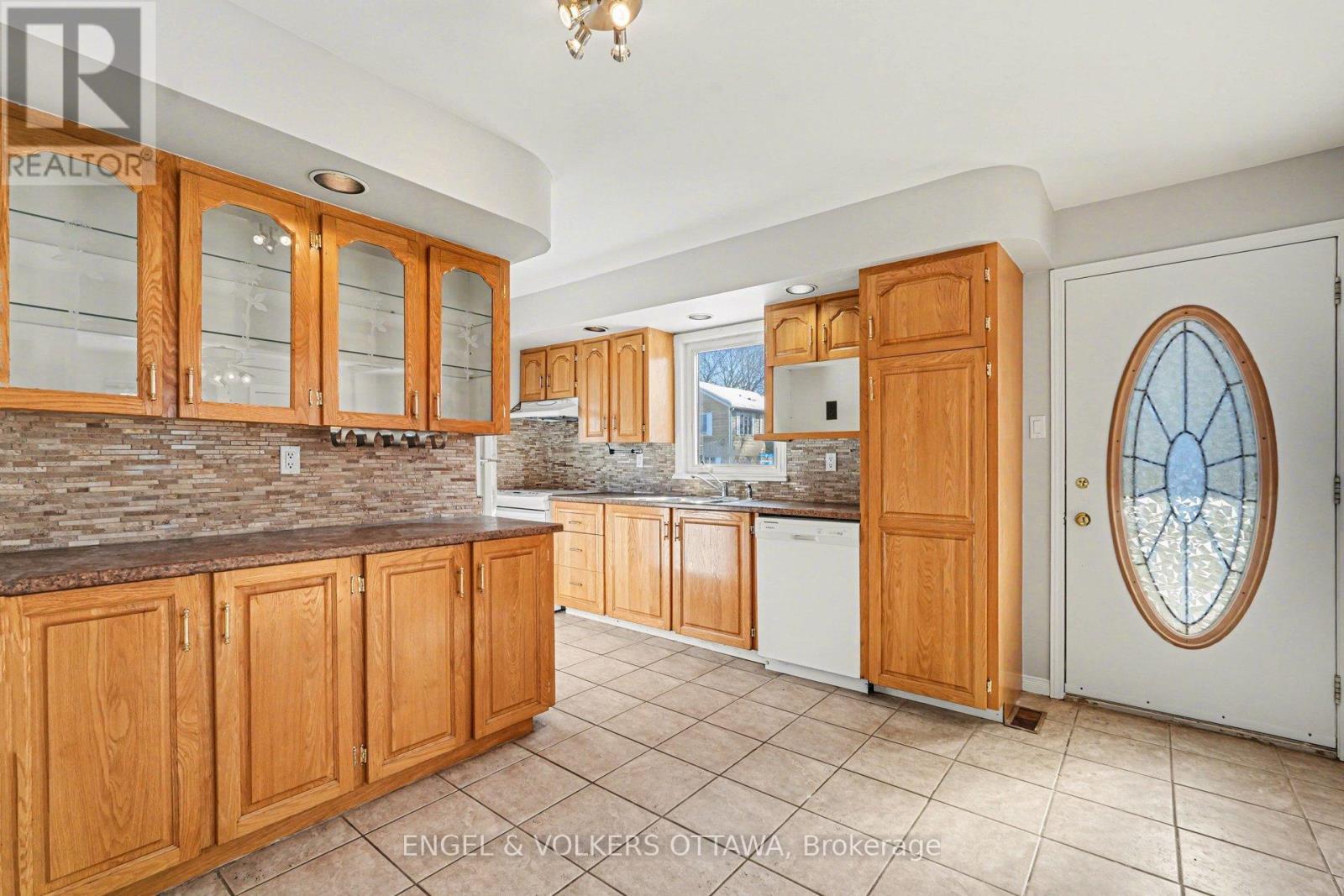 87 King George Street, Ottawa, ON - Indoor Photo Showing Kitchen