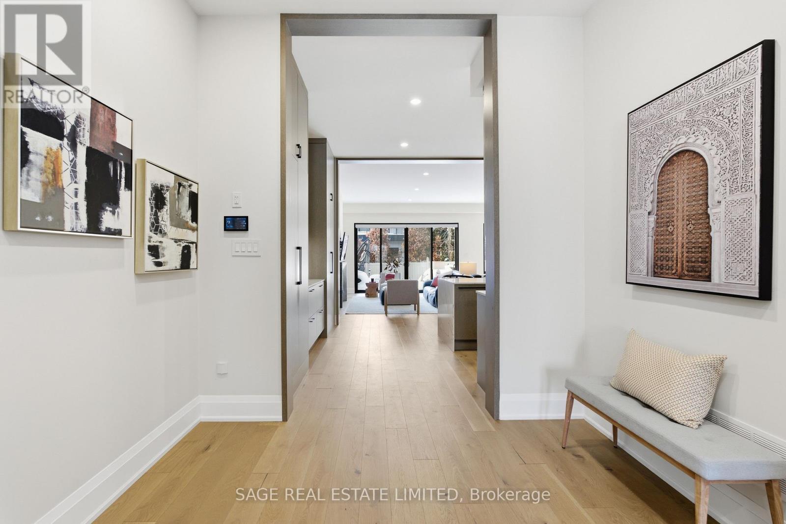 10 Brant Avenue, Mississauga, ON - Indoor Photo Showing Other Room
